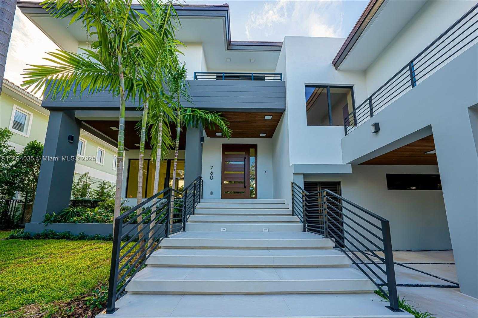 Small Image of 760 WOODCREST RD, Key Biscayne Number 4