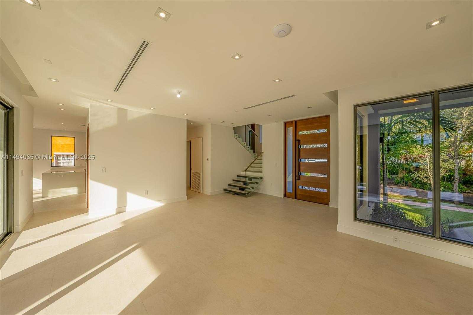 Small Image of 760 WOODCREST RD, Key Biscayne Number 6