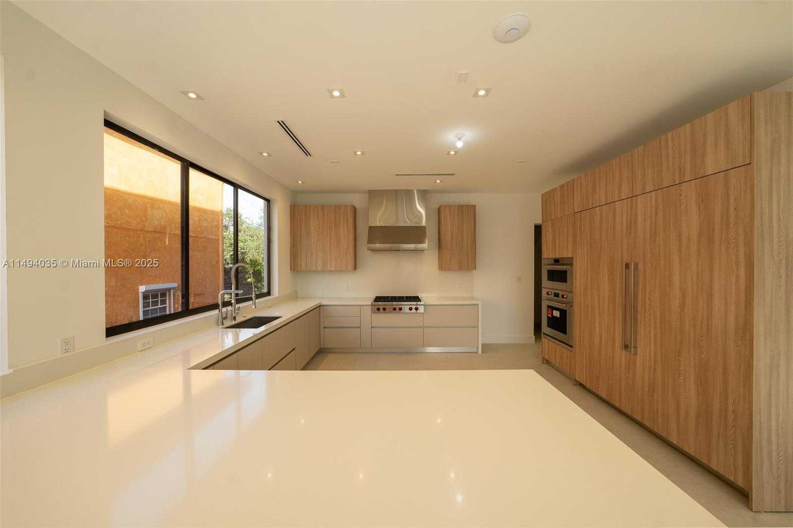 Small Image of 760 WOODCREST RD, Key Biscayne Number 9