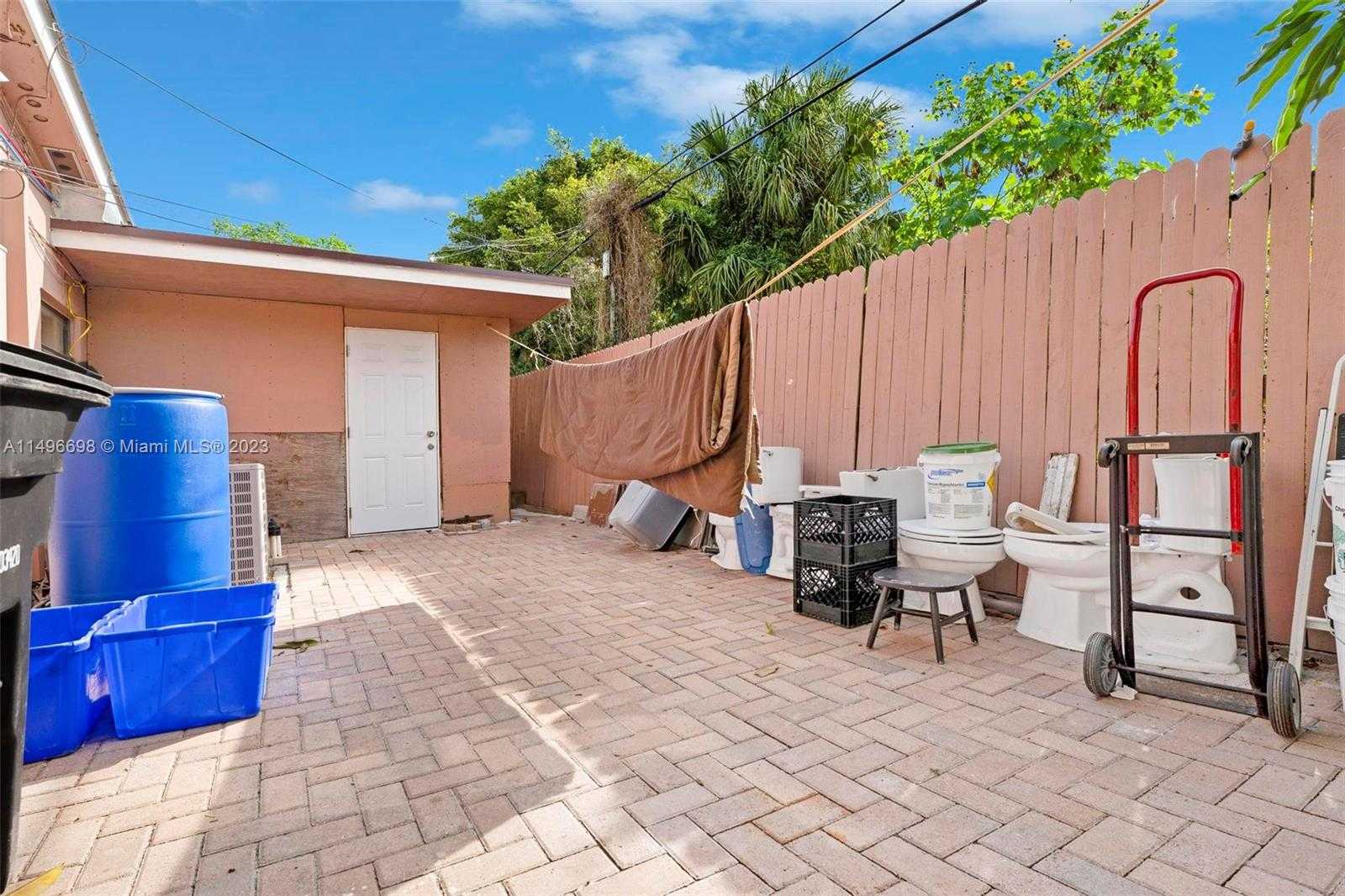 Small Image of 1026, West Palm Beach Number 12