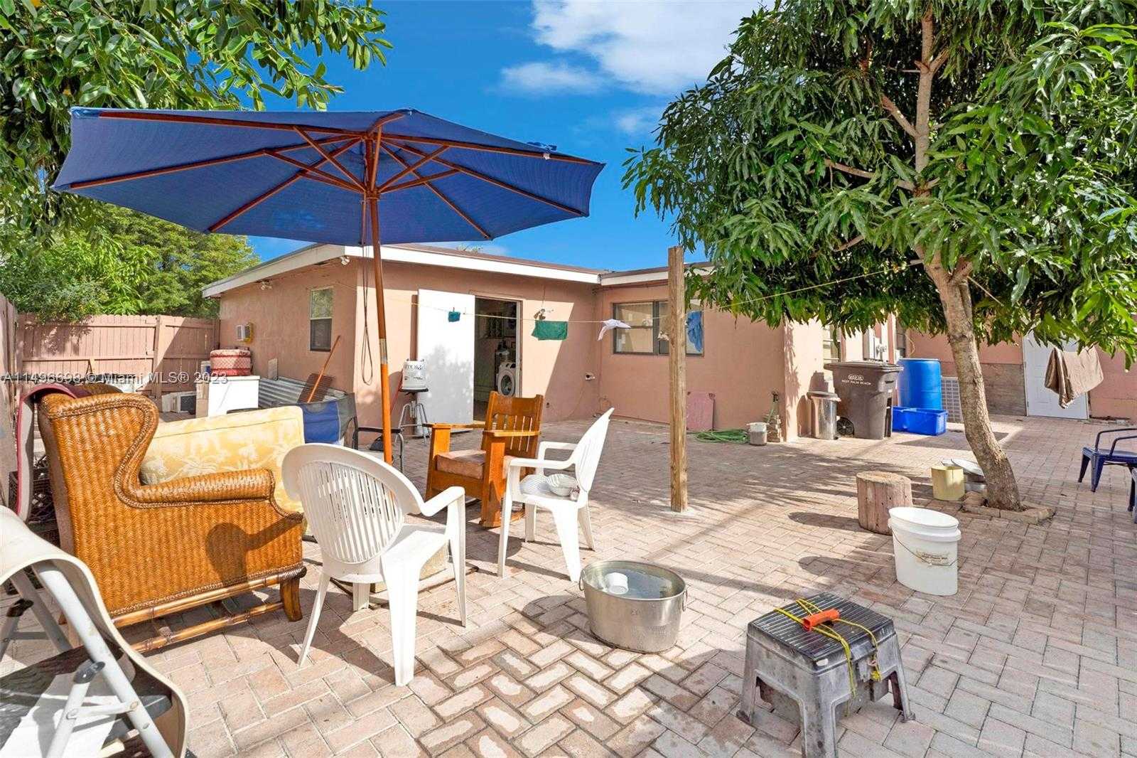 Small Image of 1026, West Palm Beach Number 14
