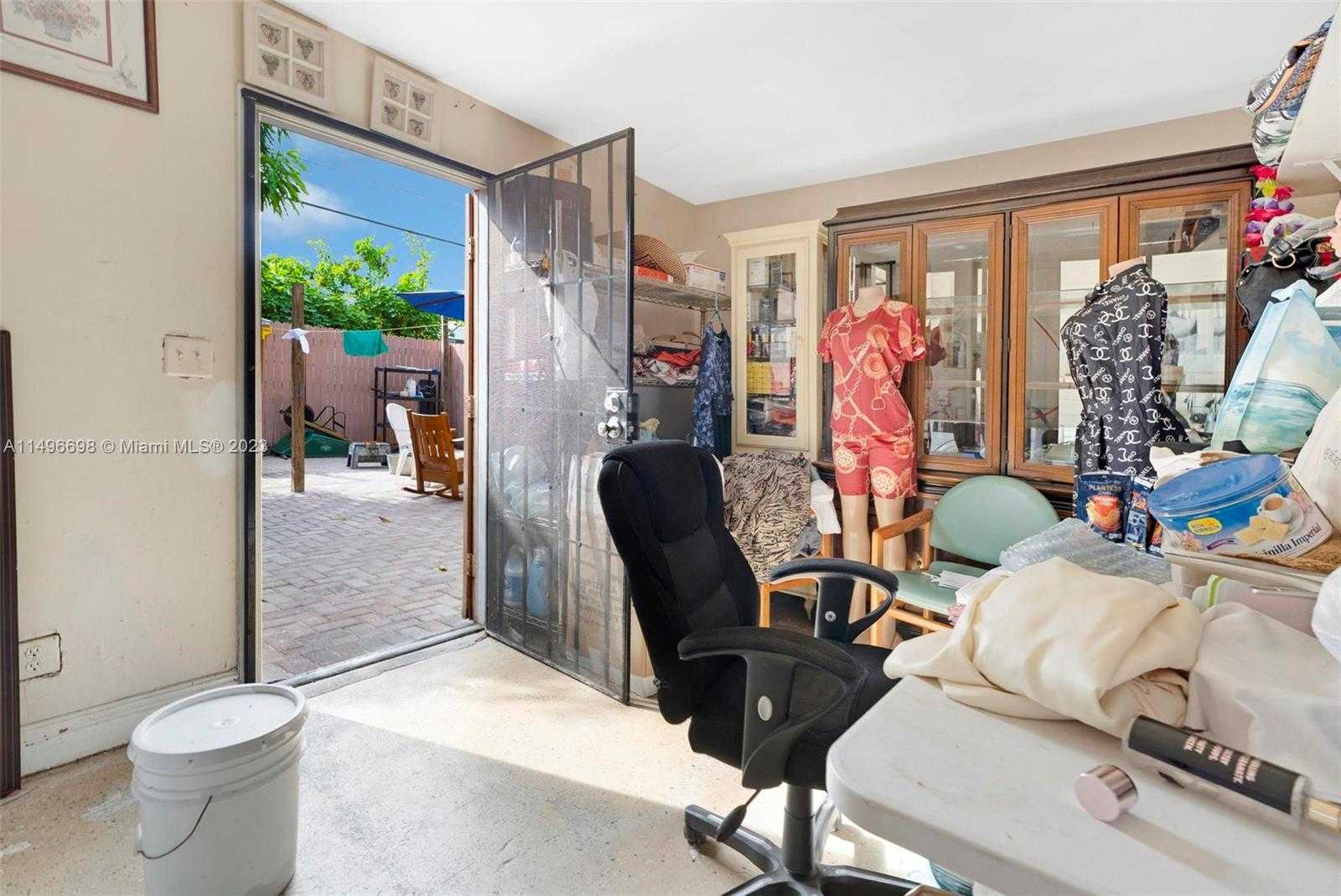 Small Image of 1026, West Palm Beach Number 17