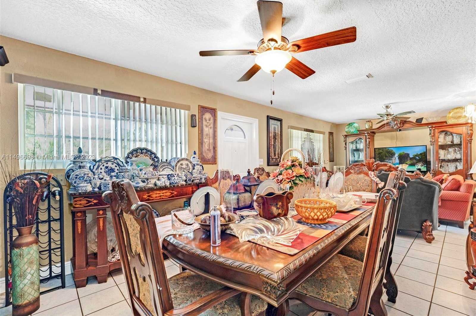 Small Image of 1026, West Palm Beach Number 18