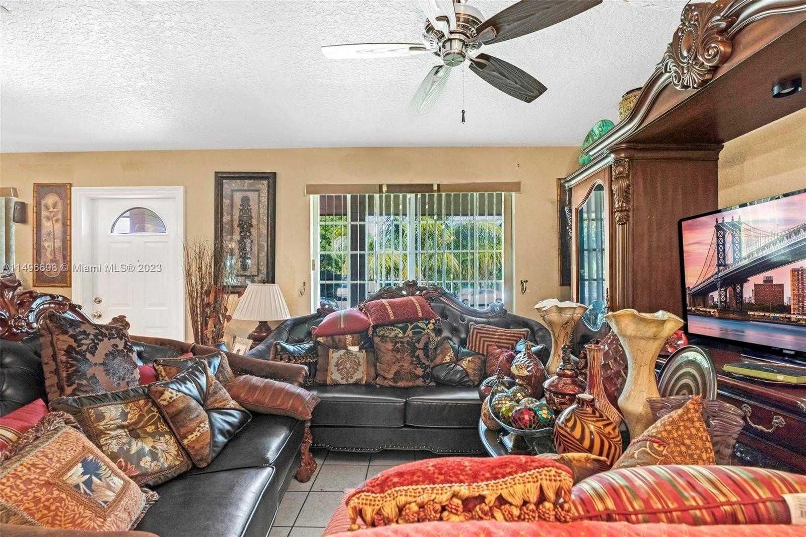 Small Image of 1026, West Palm Beach Number 22
