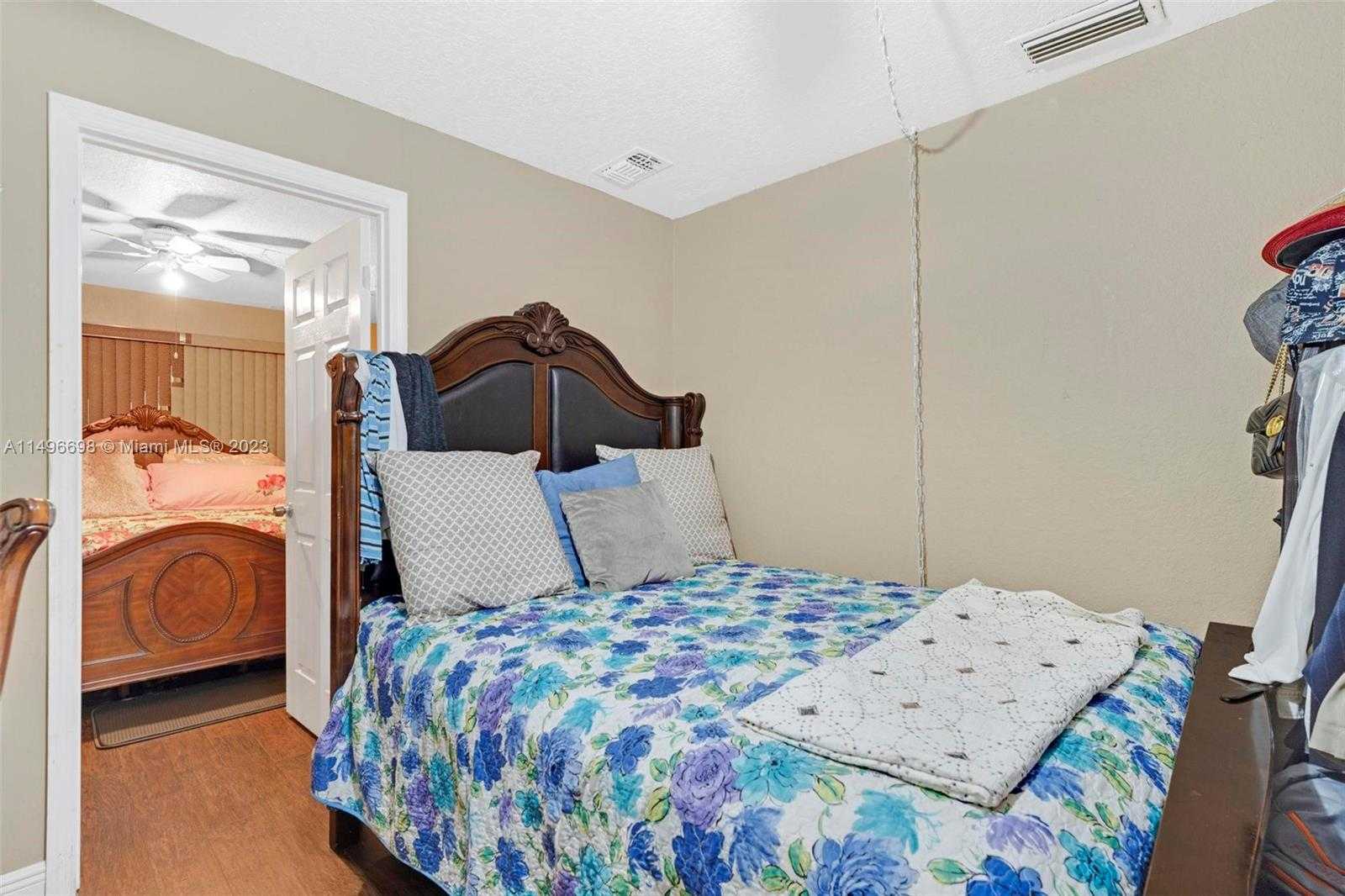 Small Image of 1026, West Palm Beach Number 26