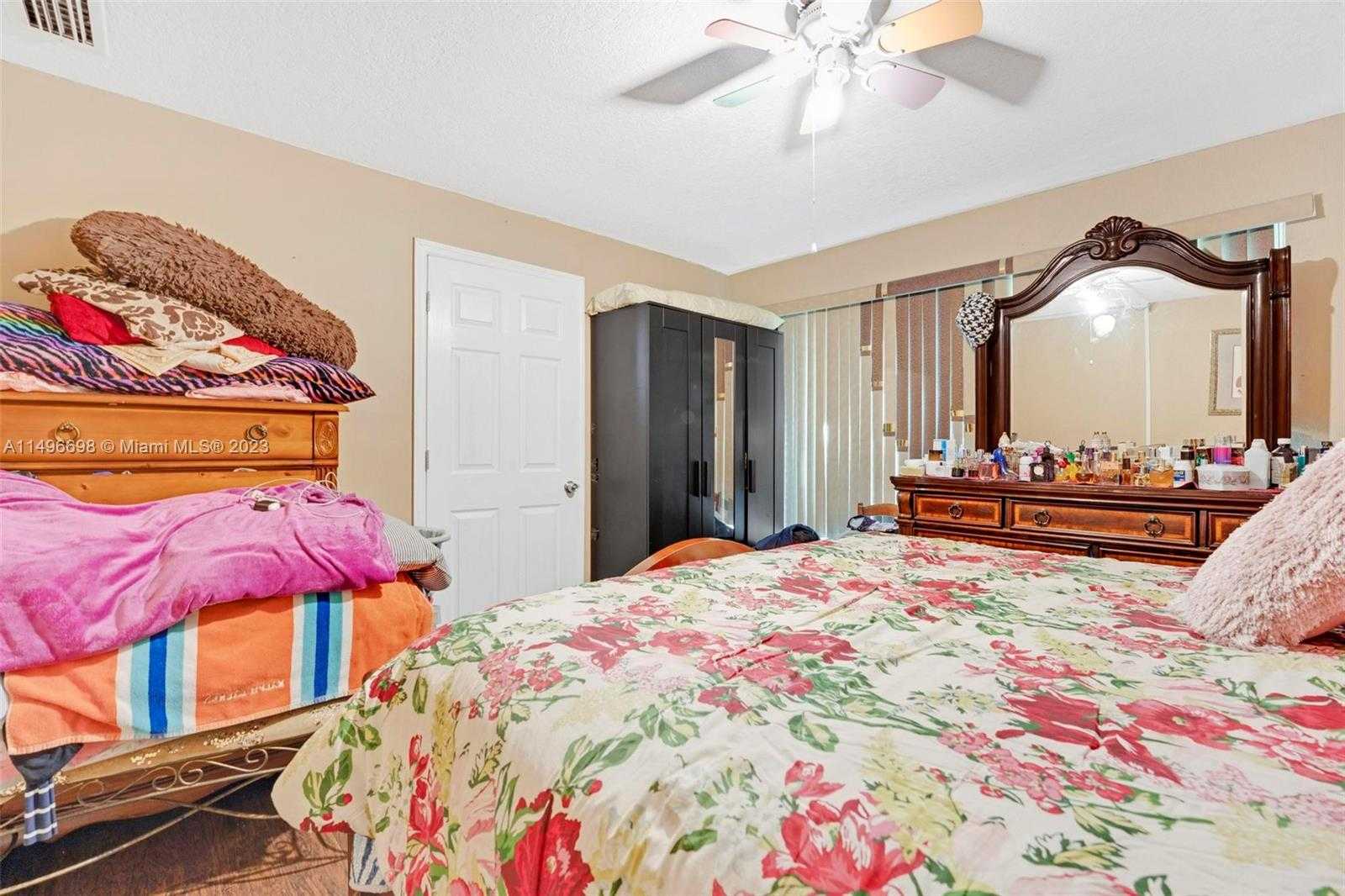 Small Image of 1026, West Palm Beach Number 27