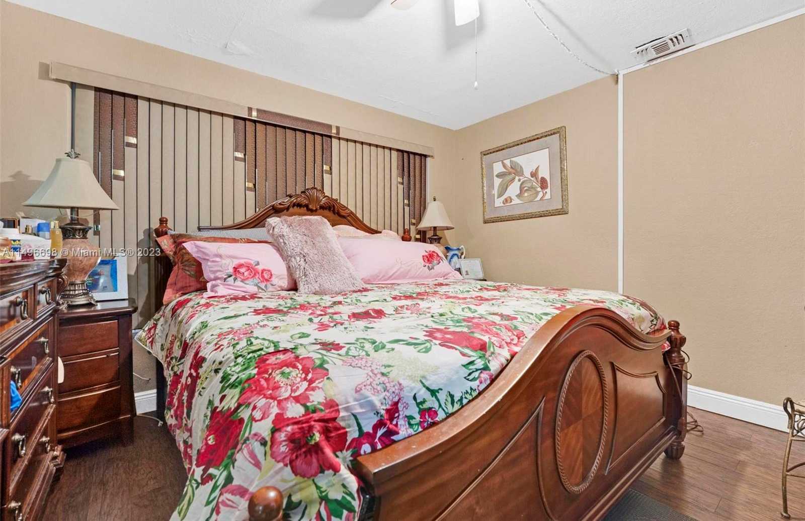 Small Image of 1026, West Palm Beach Number 29