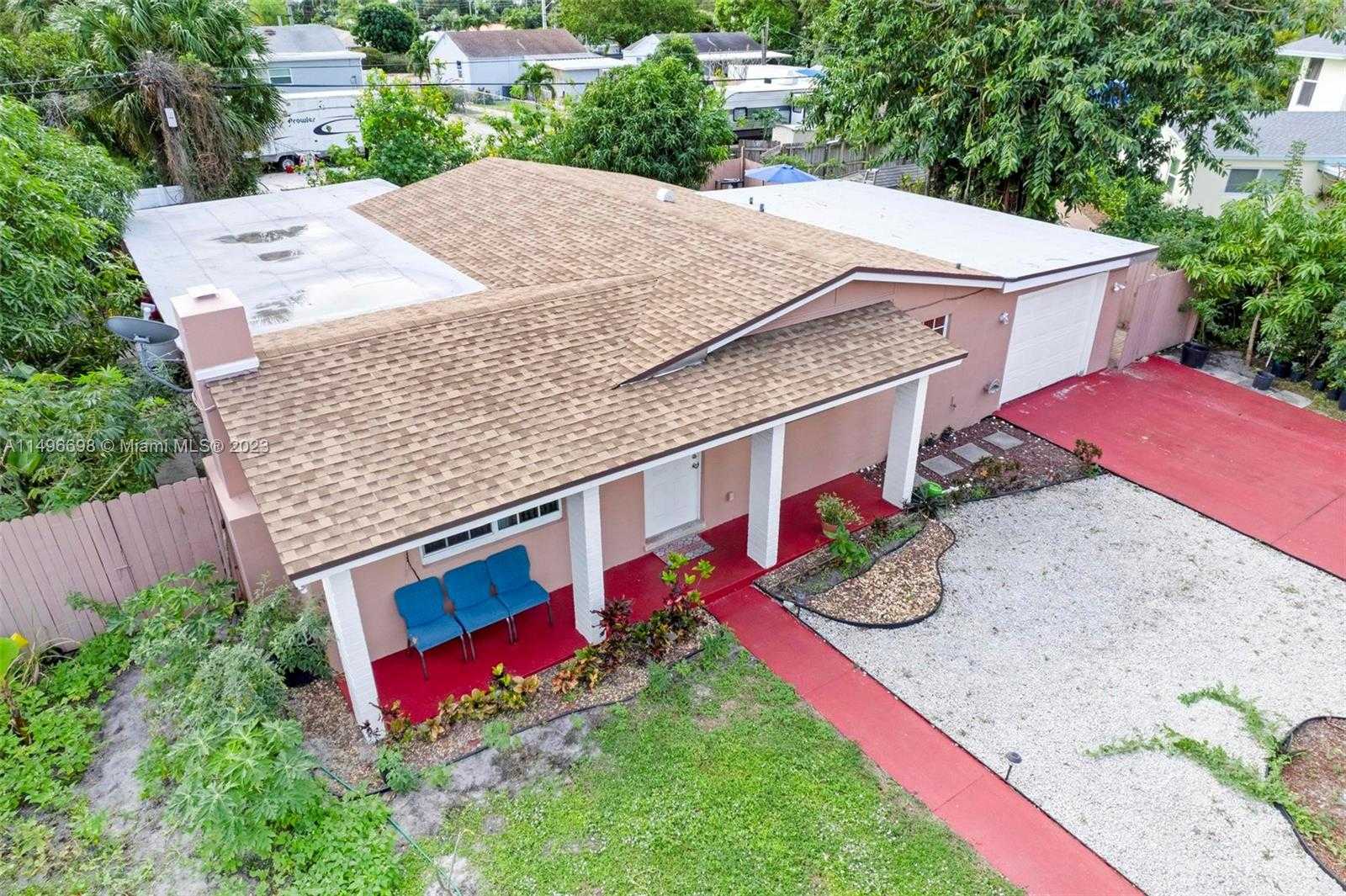 Small Image of 1026, West Palm Beach Number 3