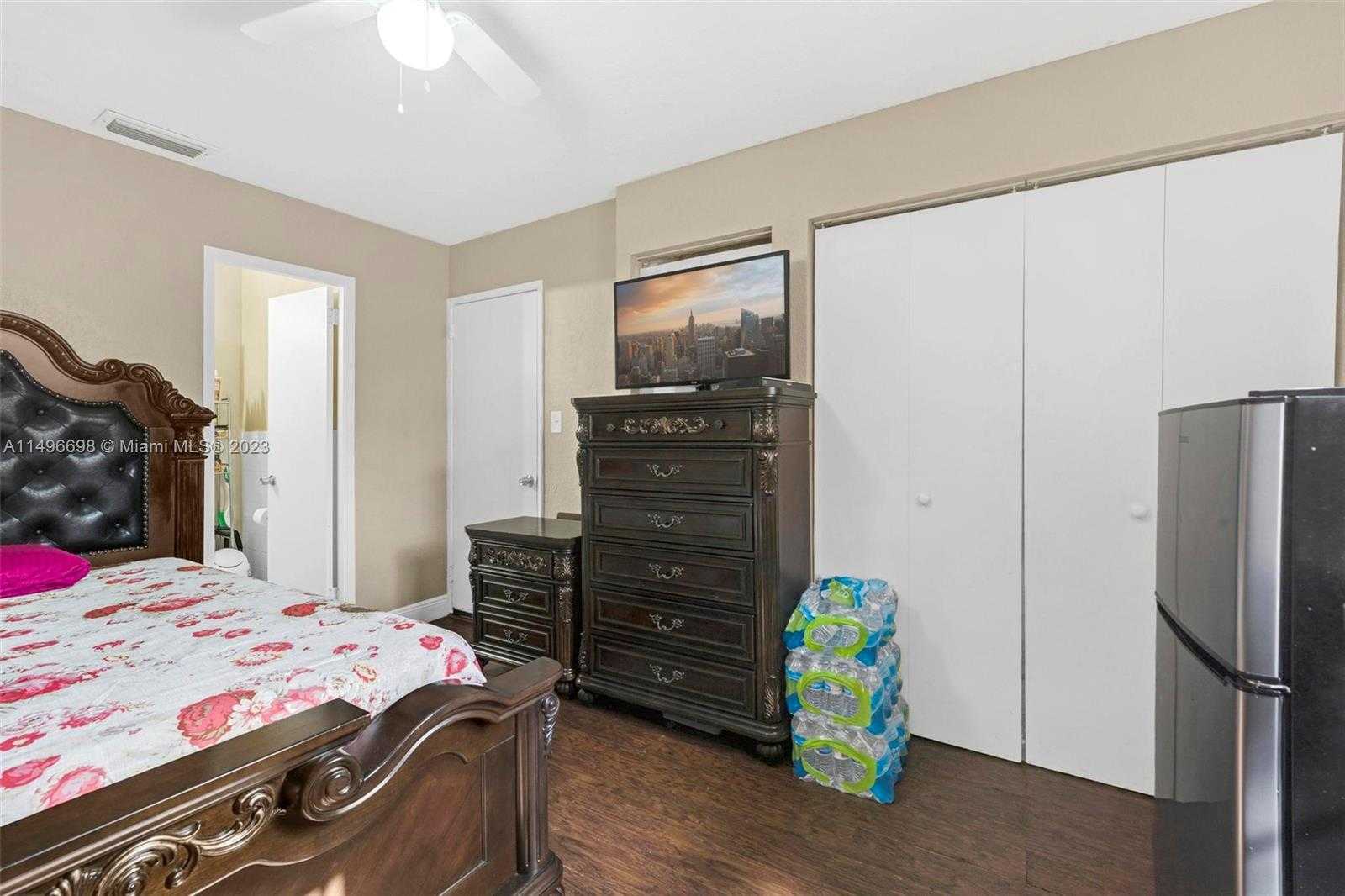 Small Image of 1026, West Palm Beach Number 32