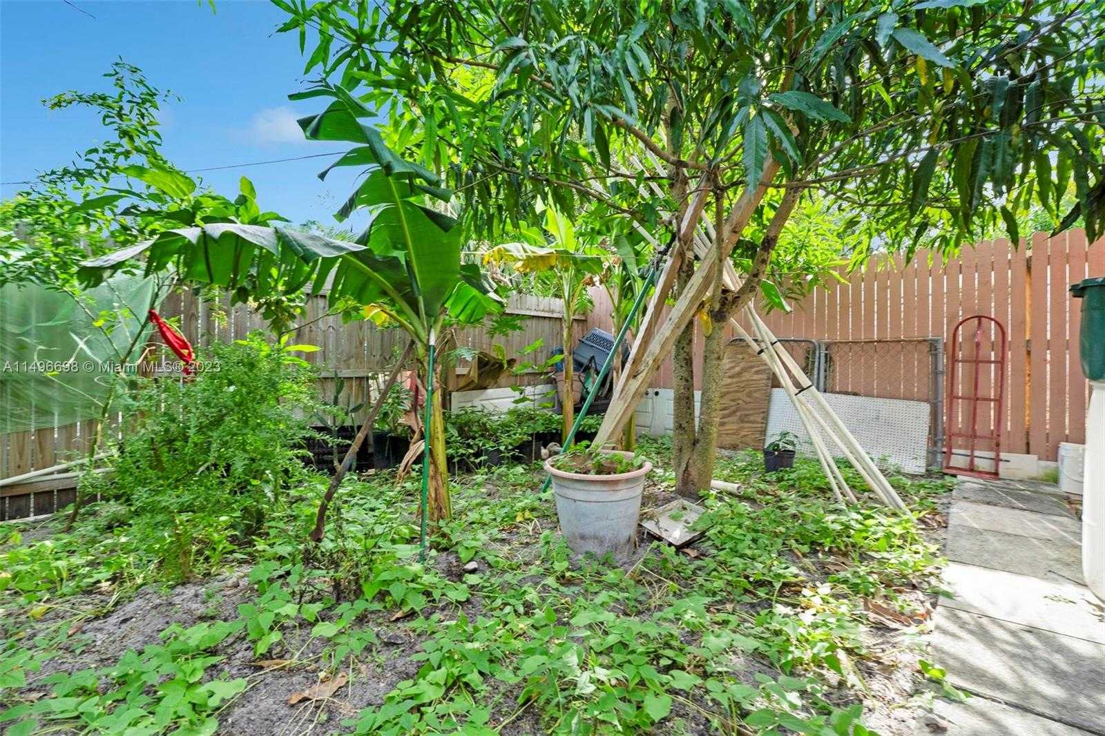 Small Image of 1026, West Palm Beach Number 9