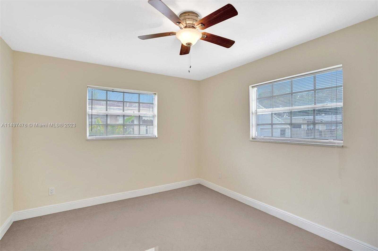 Small Image of 210 NORTH 72ND AVE, Hollywood Number 14