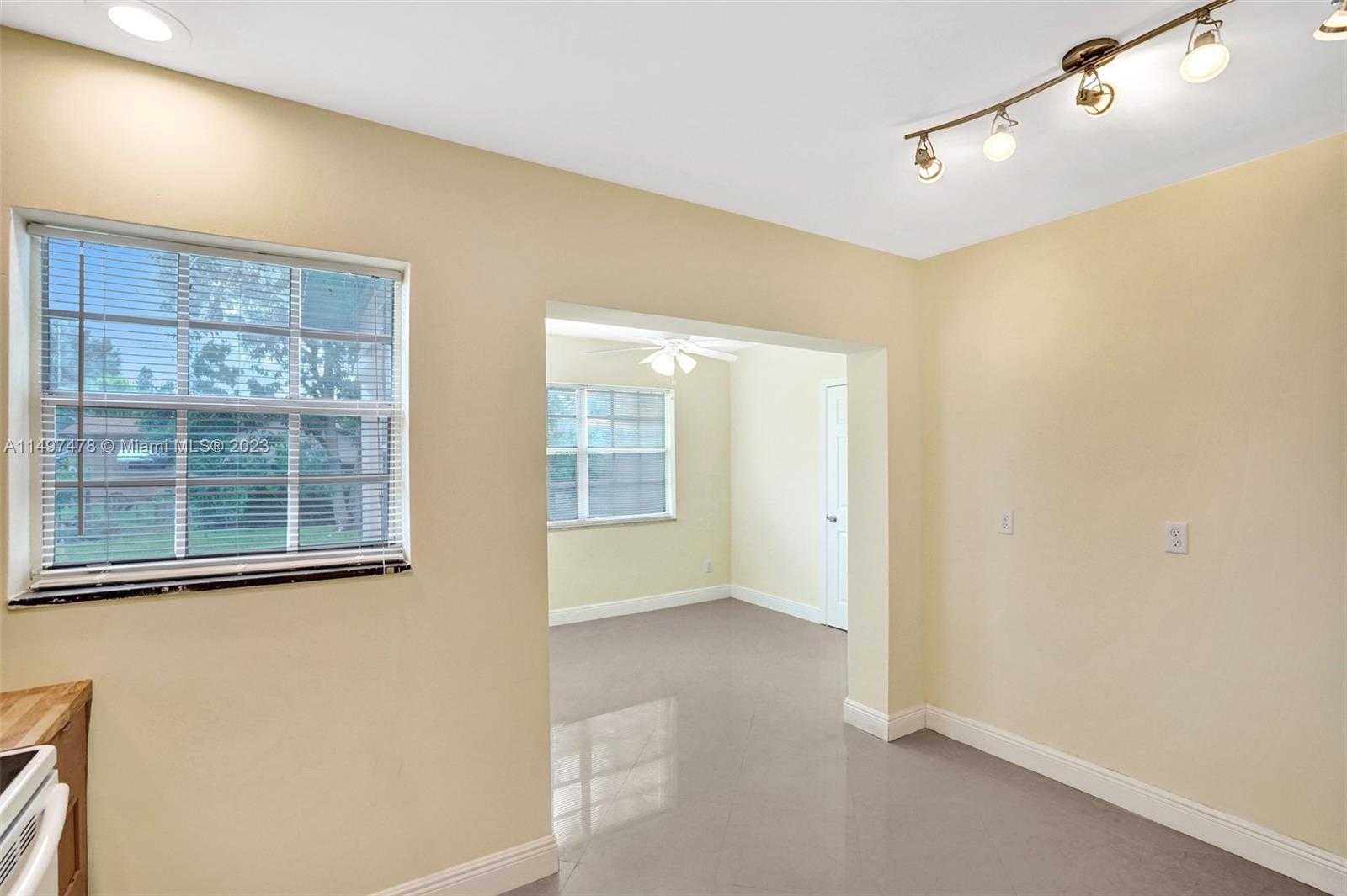 Small Image of 210 NORTH 72ND AVE, Hollywood Number 19