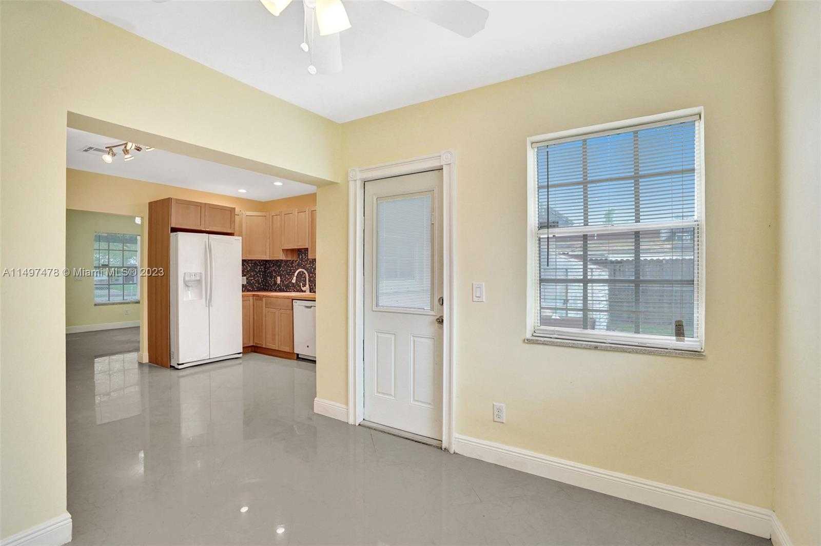 Small Image of 210 NORTH 72ND AVE, Hollywood Number 22