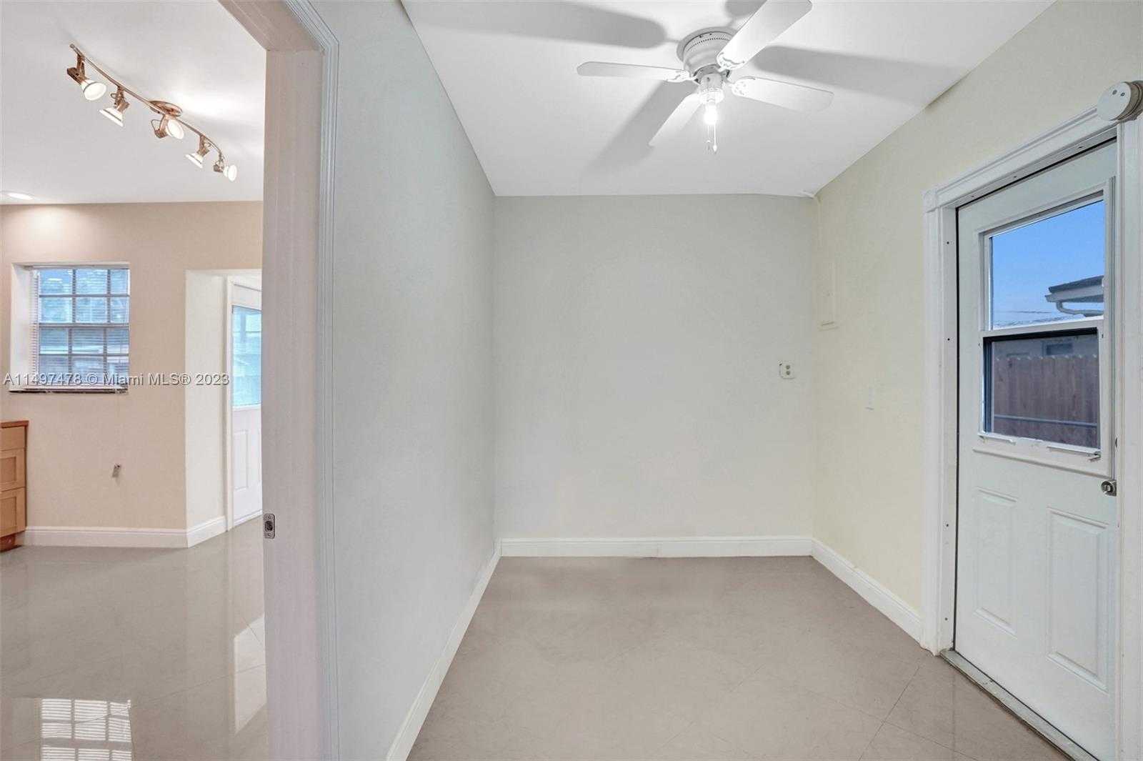 Small Image of 210 NORTH 72ND AVE, Hollywood Number 25