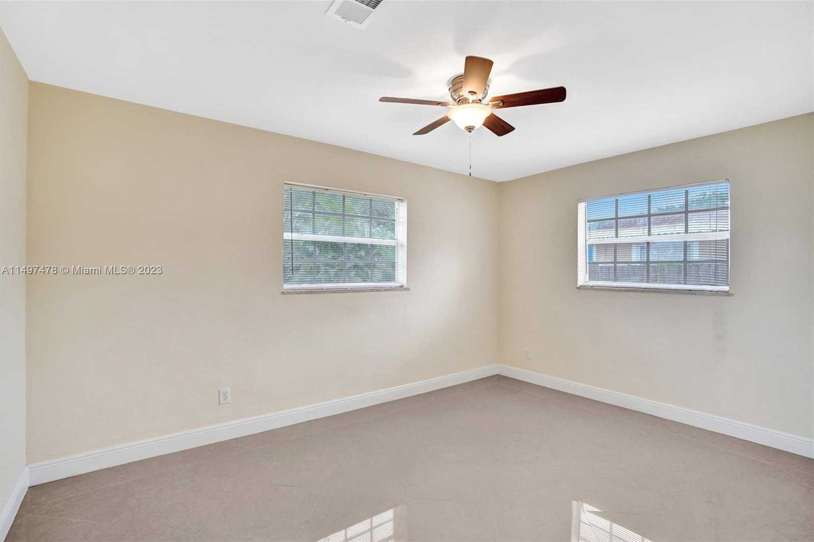 Small Image of 210 NORTH 72ND AVE, Hollywood Number 9