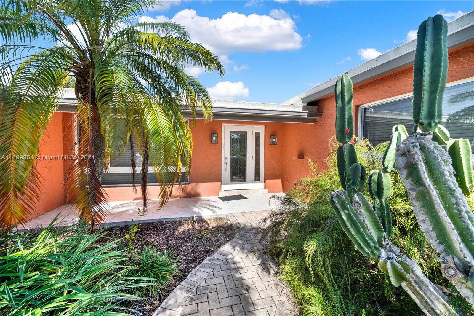 Small Image of 1201 GUAVA ISLE, Fort Lauderdale Number 30