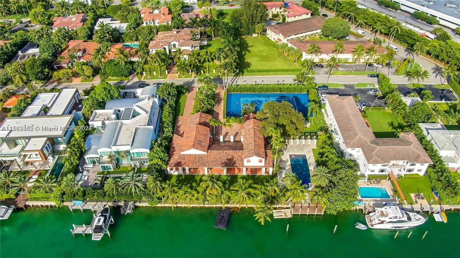 Small Image of 44, Bal Harbour Number 10