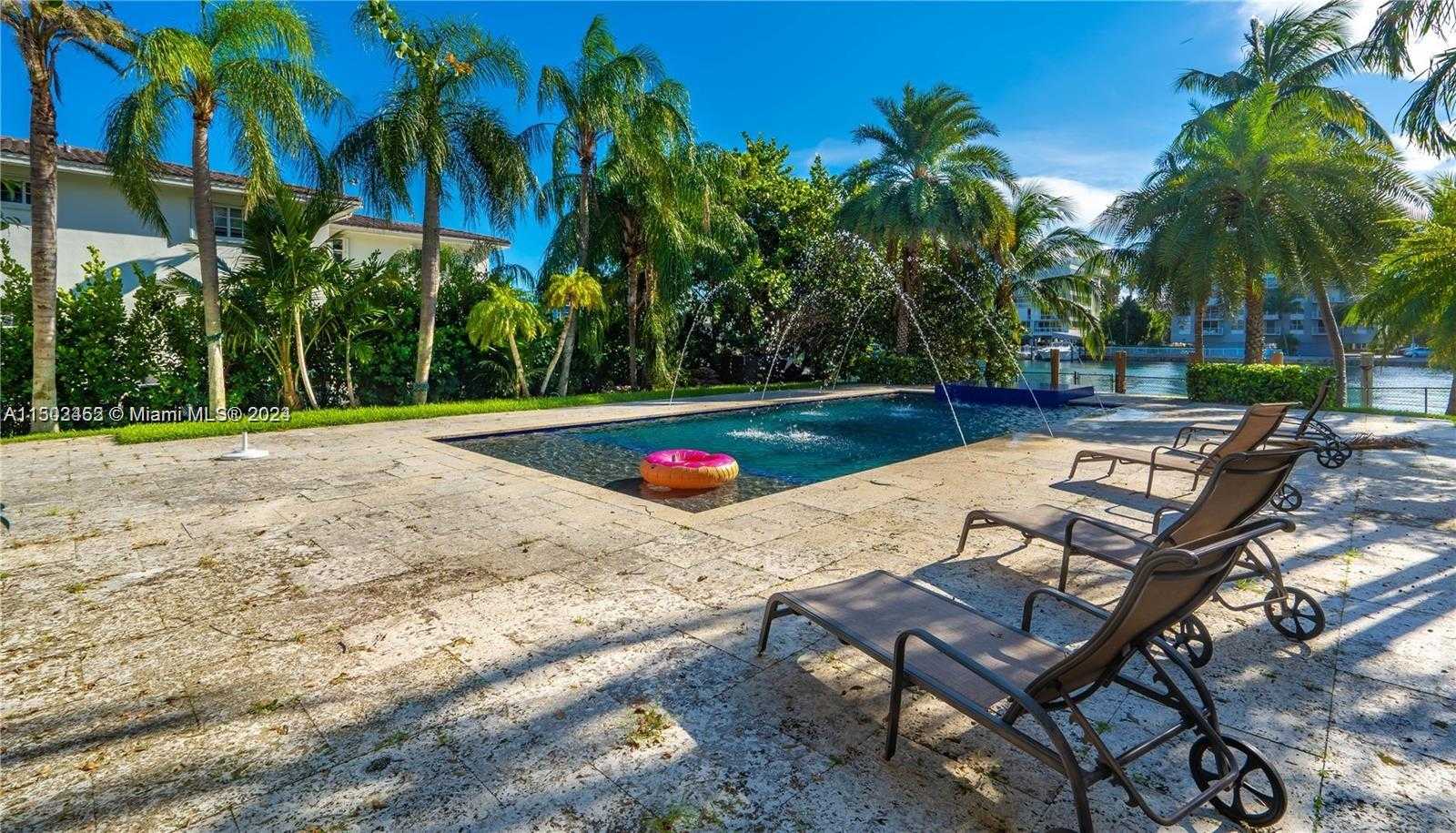 Small Image of 44, Bal Harbour Number 18