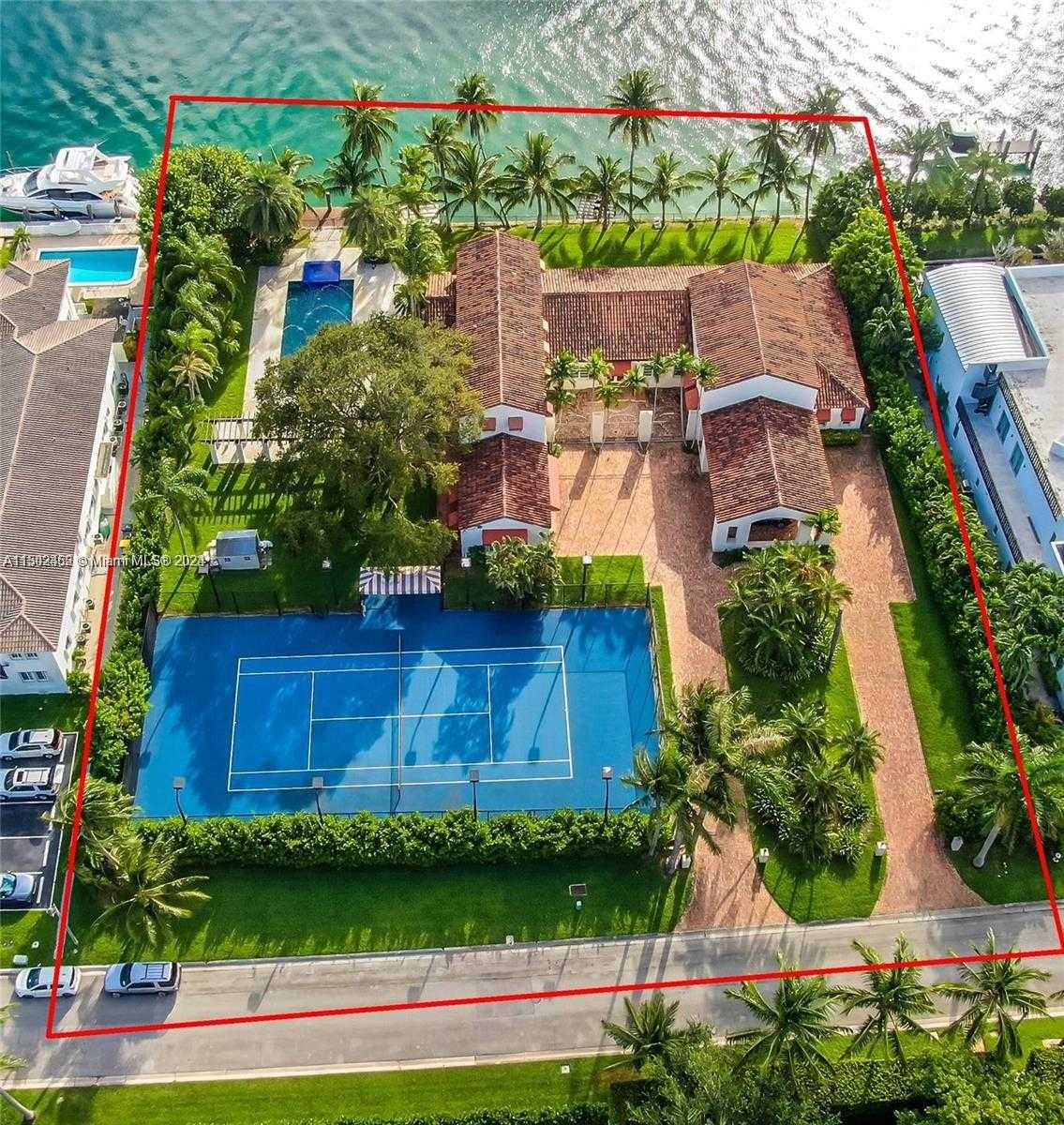 Small Image of 44, Bal Harbour Number 2
