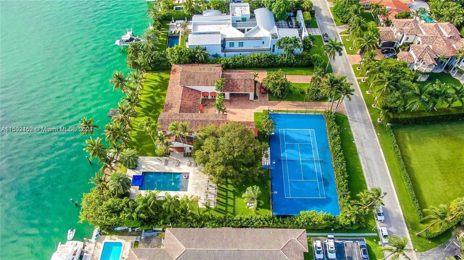 Small Image of 44, Bal Harbour Number 23