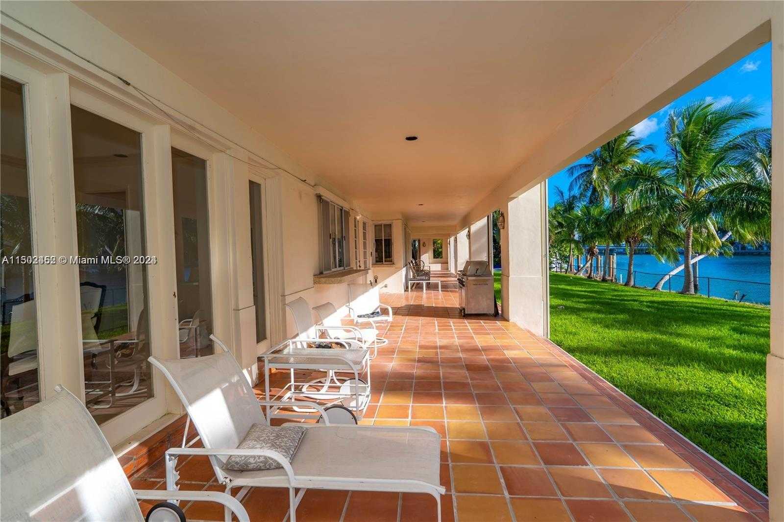 Small Image of 44, Bal Harbour Number 28