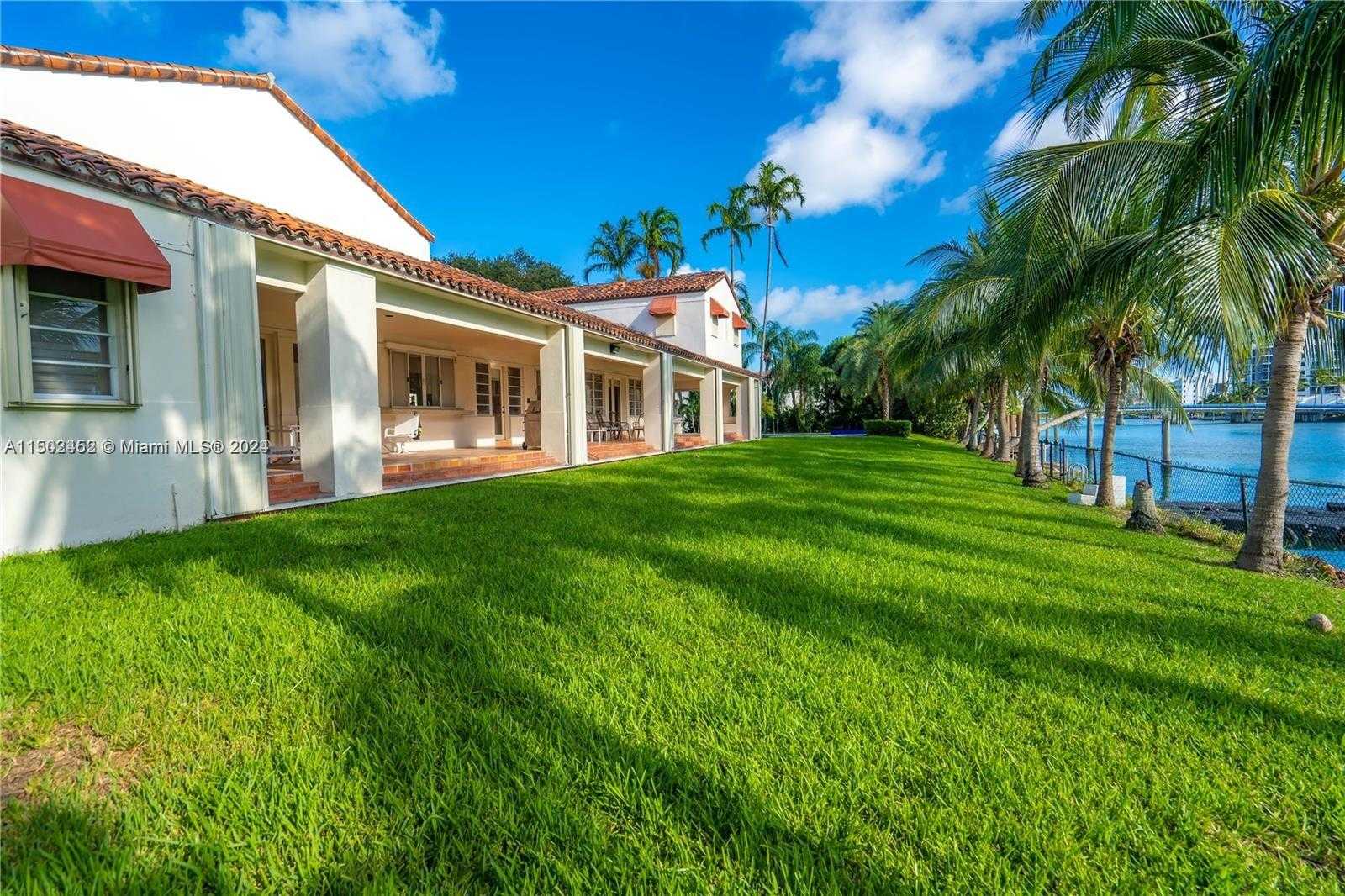 Small Image of 44, Bal Harbour Number 29