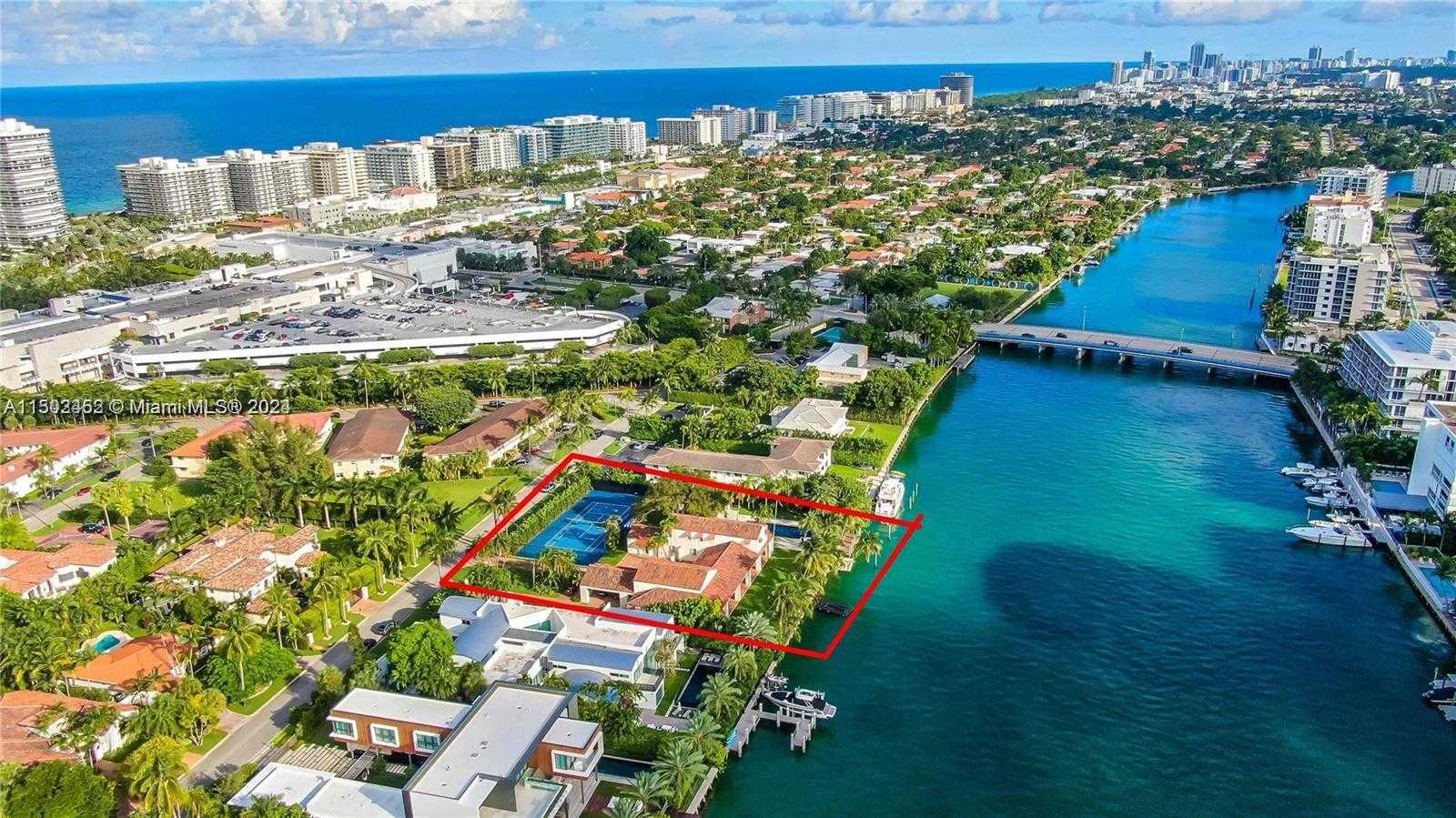Small Image of 44, Bal Harbour Number 5