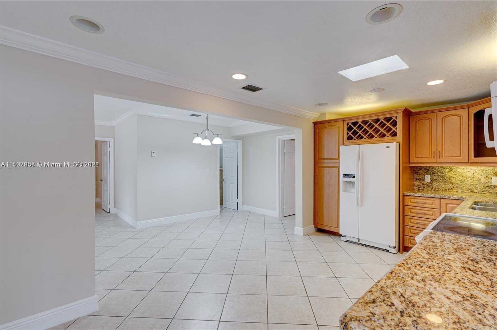 Small Image of 450 EAST 7TH AVE, Hialeah Number 16