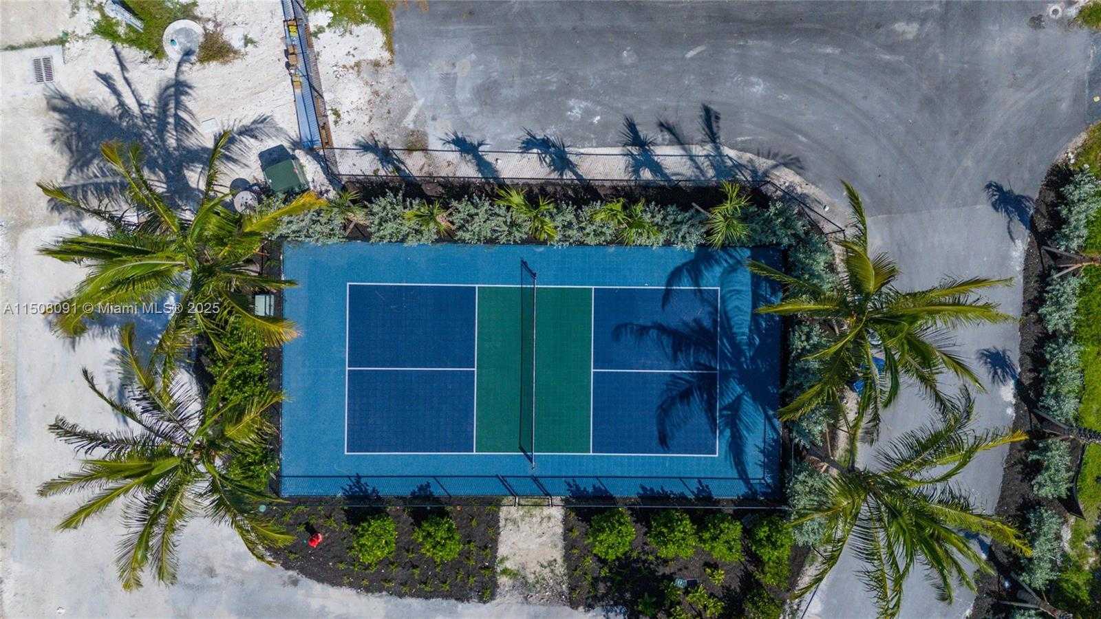 Small Image of 59720 OVERSEAS HWY #13, Marathon Number 34