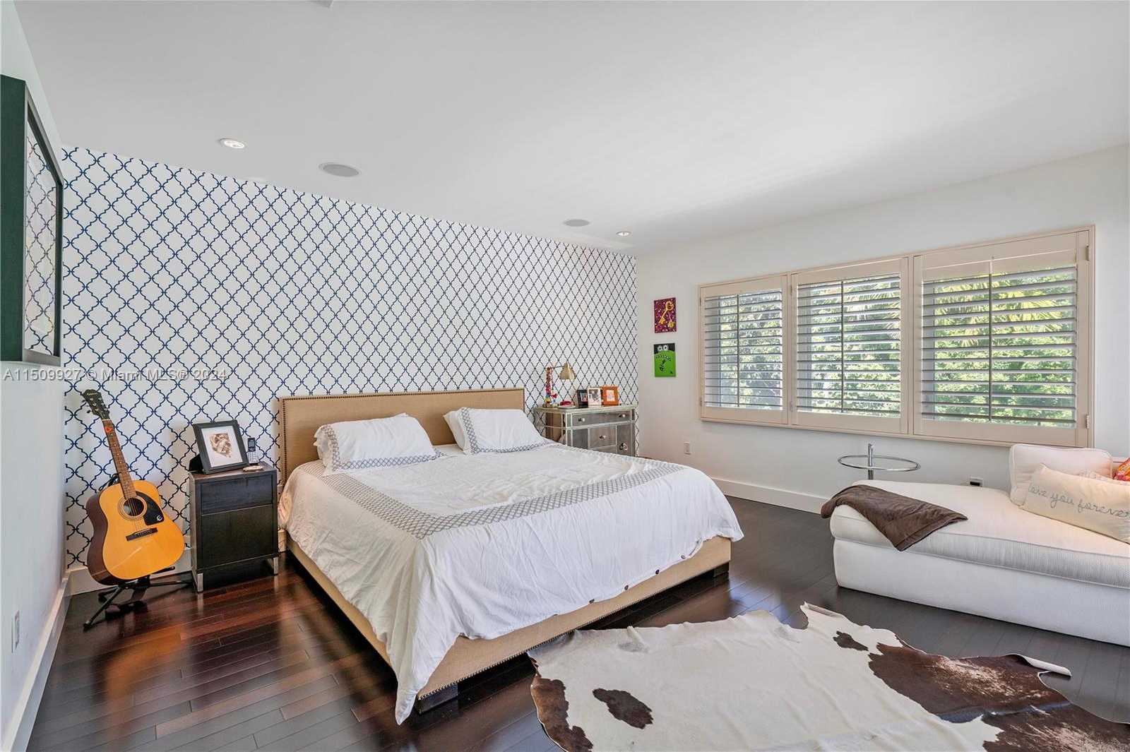 Small Image of 1231 96TH ST, Bay Harbor Islands Number 24