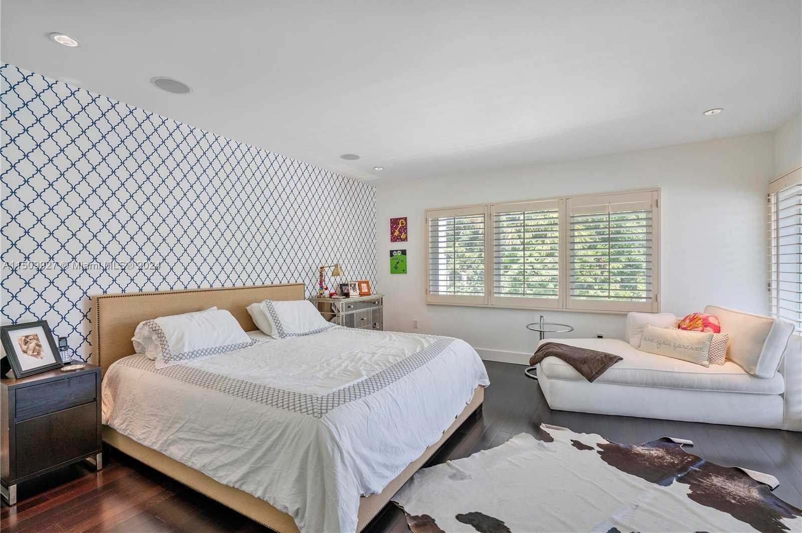 Small Image of 1231 96TH ST, Bay Harbor Islands Number 25