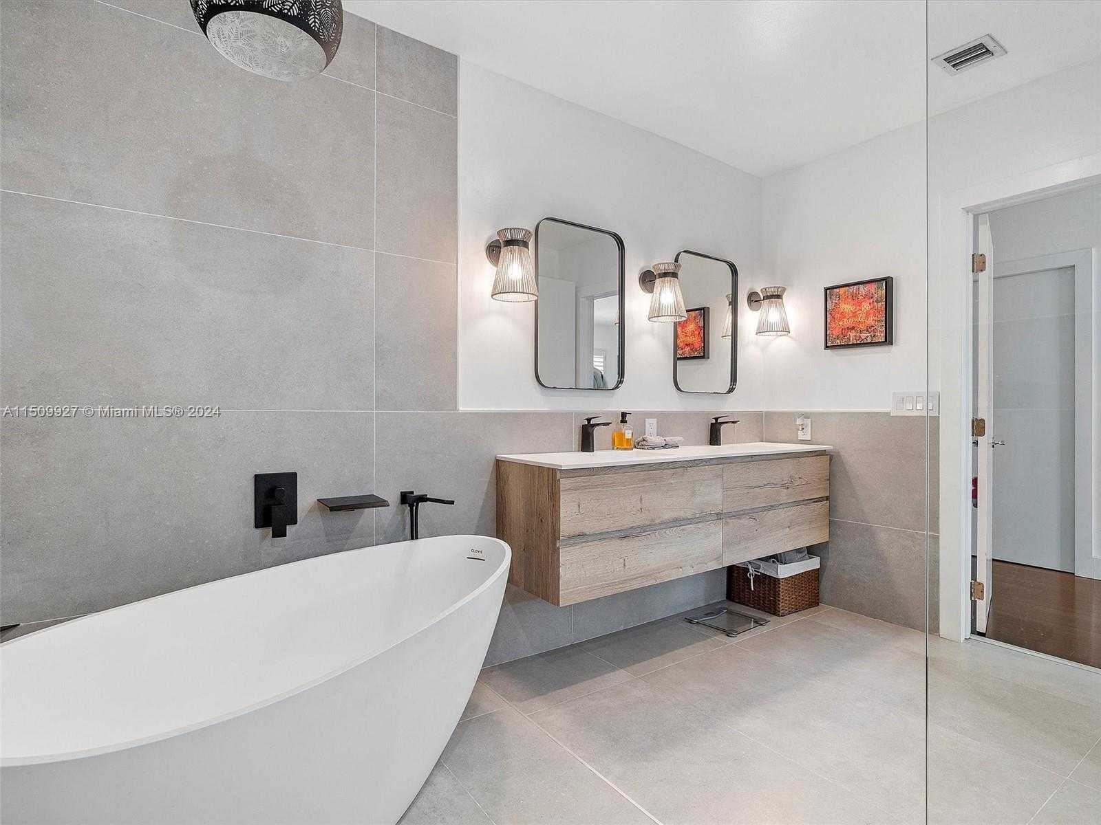 Small Image of 1231 96TH ST, Bay Harbor Islands Number 28