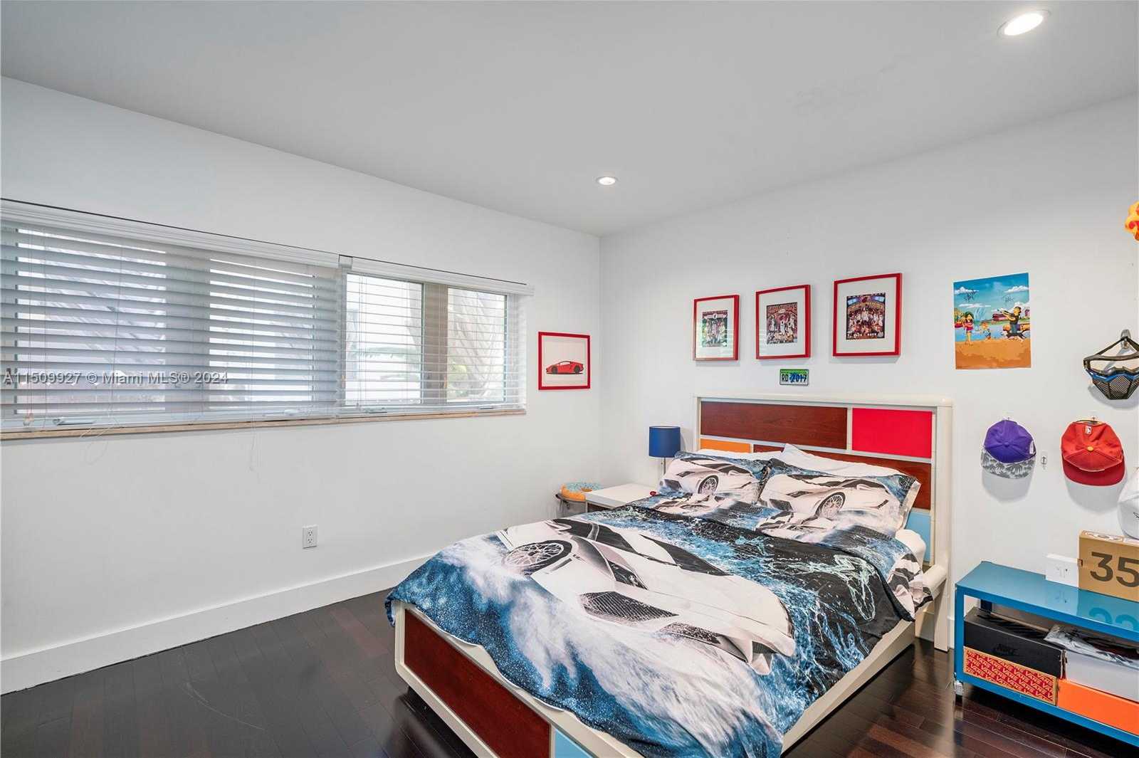 Small Image of 1231 96TH ST, Bay Harbor Islands Number 33