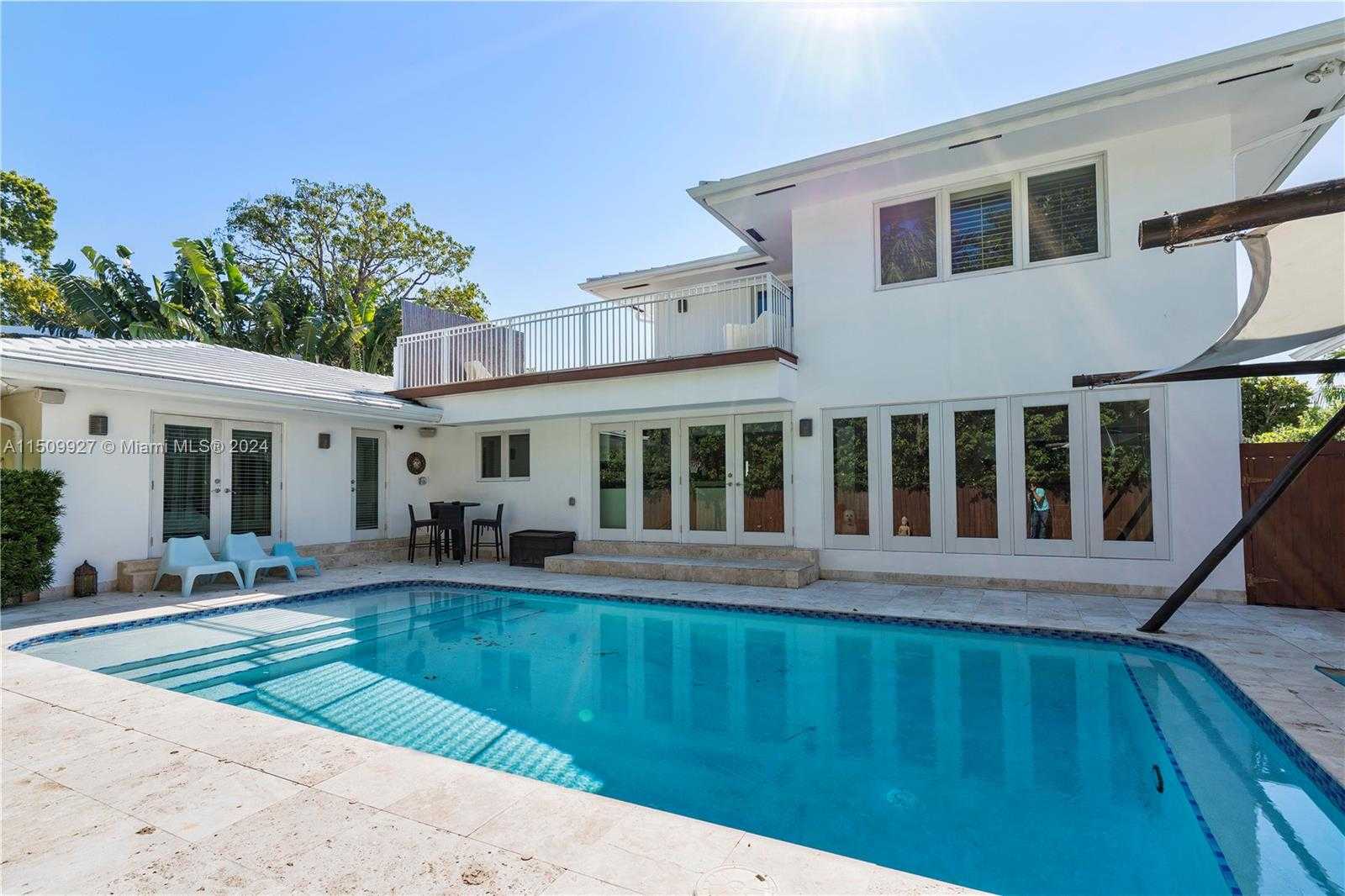 Small Image of 1231 96TH ST, Bay Harbor Islands Number 35