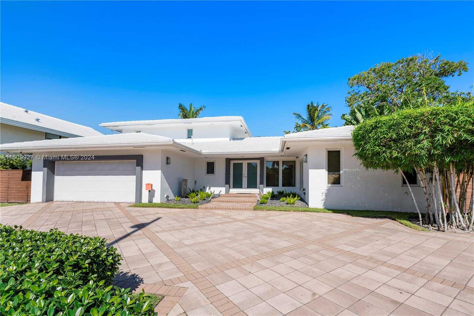 Small Image of 1231 96TH ST, Bay Harbor Islands Number 4