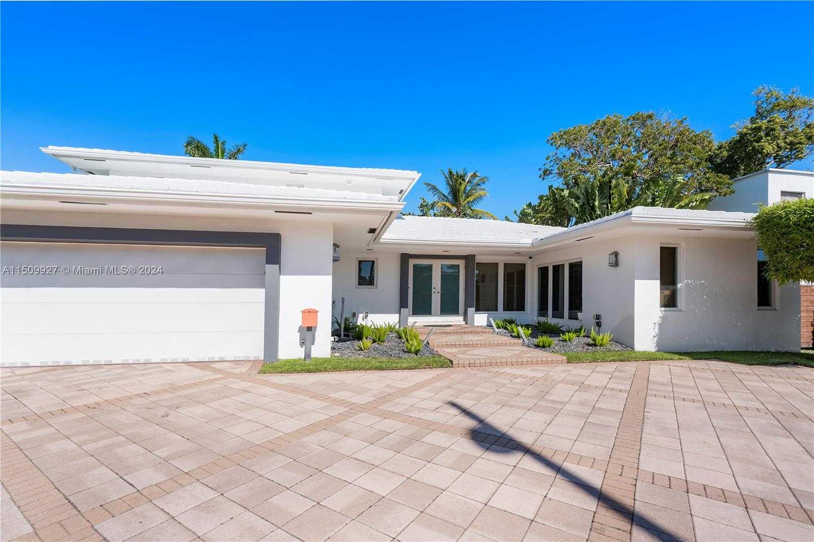 Small Image of 1231 96TH ST, Bay Harbor Islands Number 5
