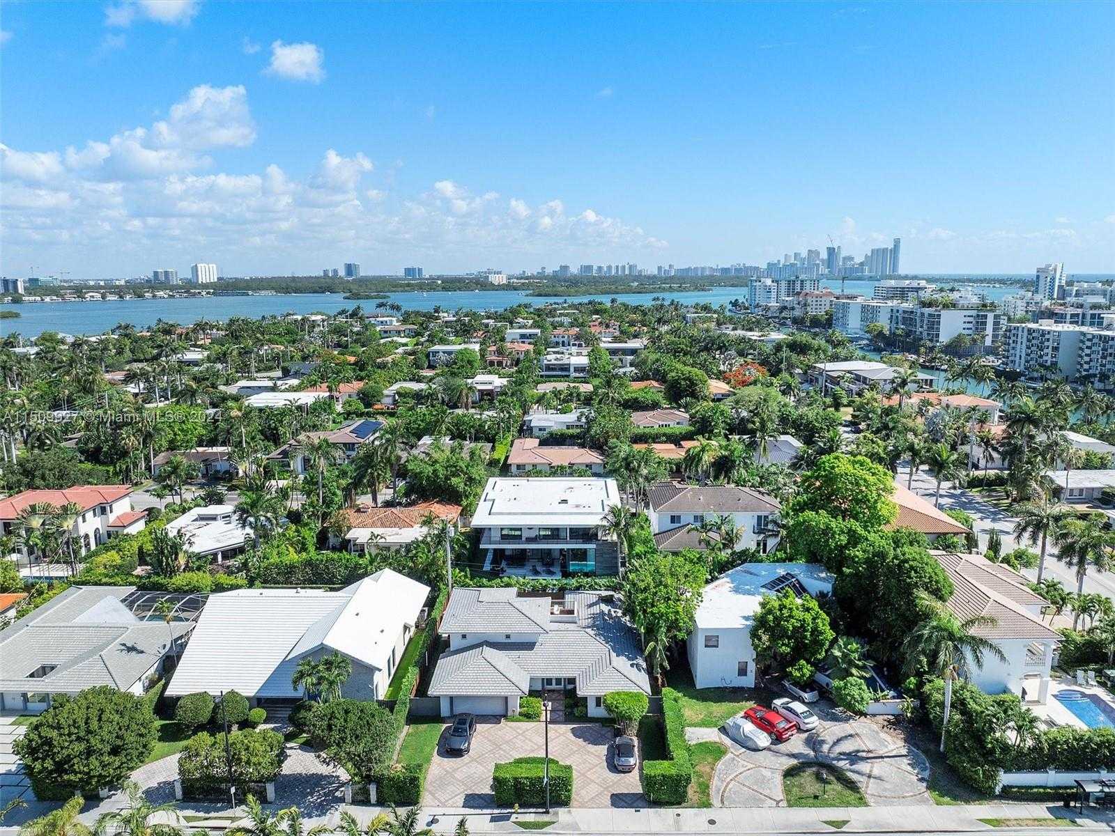 Small Image of 1231 96TH ST, Bay Harbor Islands Number 50