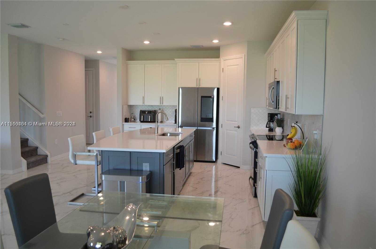 Small Image of 8161 NW 78th St, Tamarac, FL 33321, USA Number 13