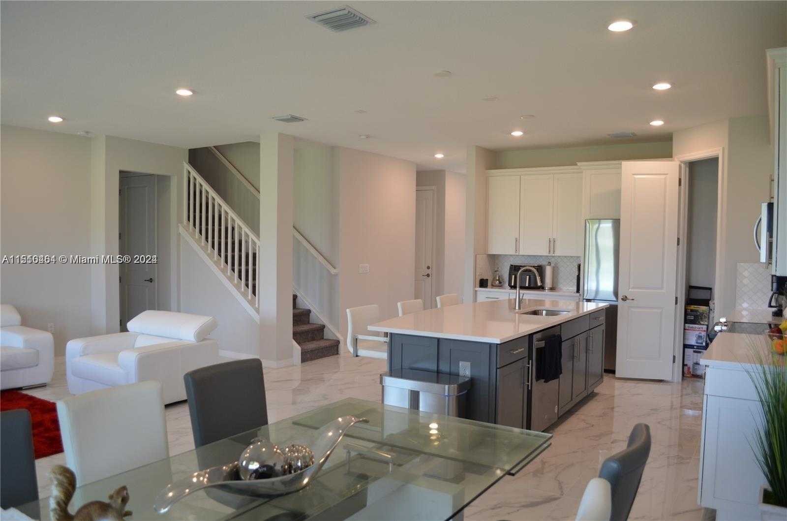 Small Image of 8161 NW 78th St, Tamarac, FL 33321, USA Number 14