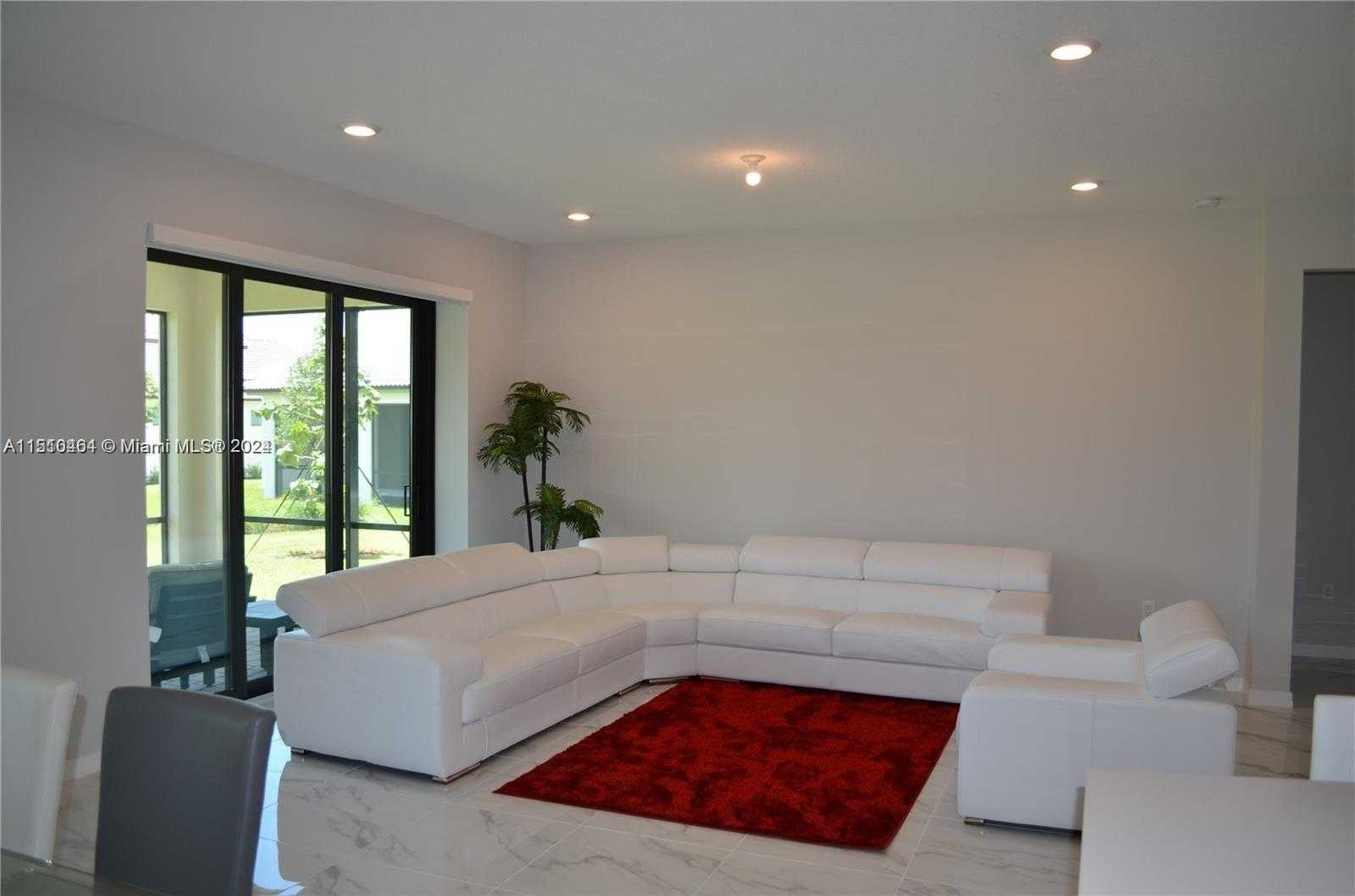 Small Image of 8161 NW 78th St, Tamarac, FL 33321, USA Number 17