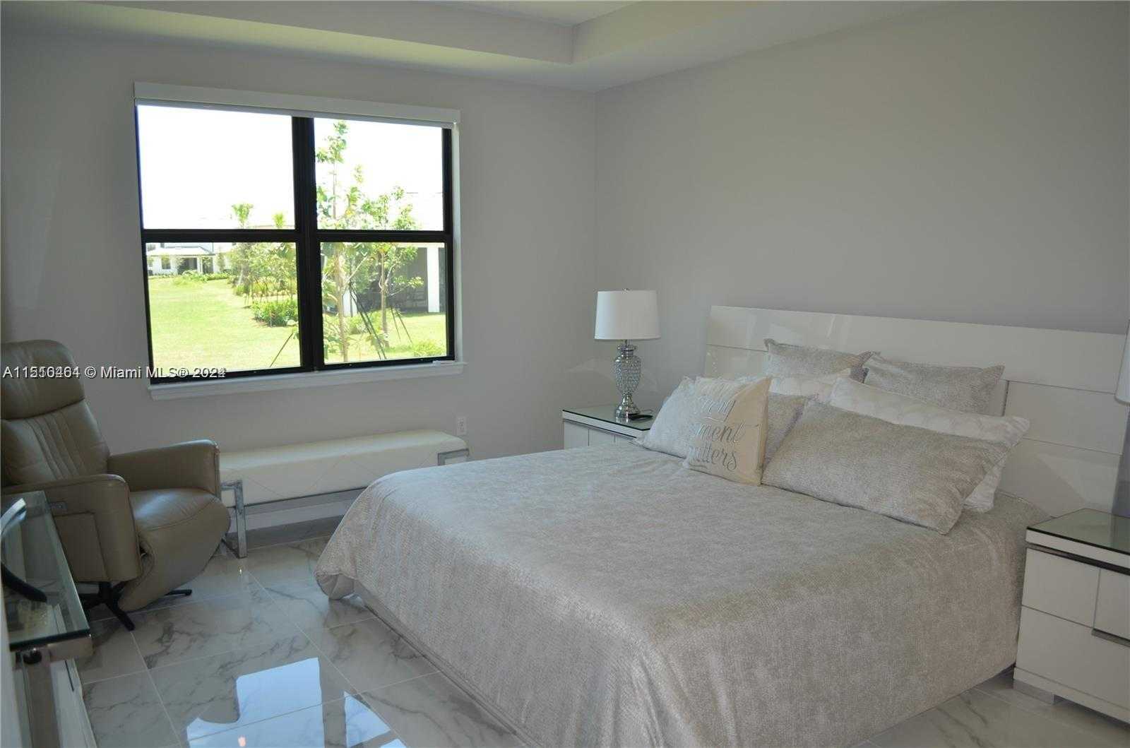 Small Image of 8161 NW 78th St, Tamarac, FL 33321, USA Number 19