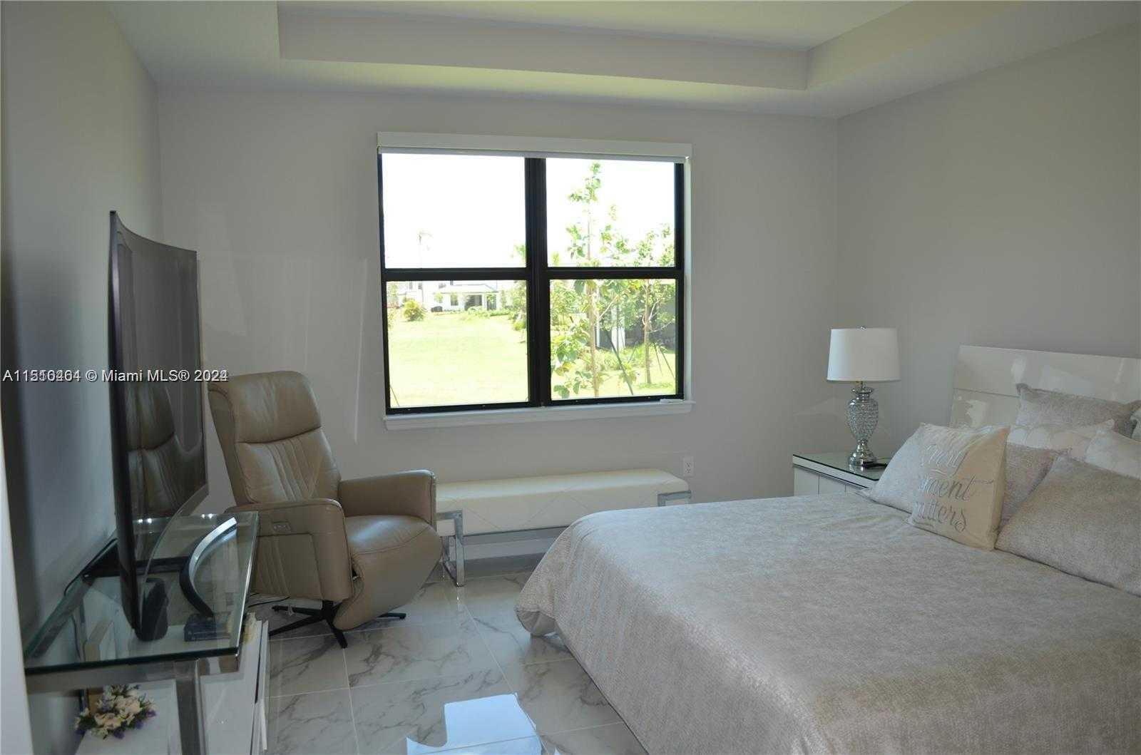 Small Image of 8161 NW 78th St, Tamarac, FL 33321, USA Number 20