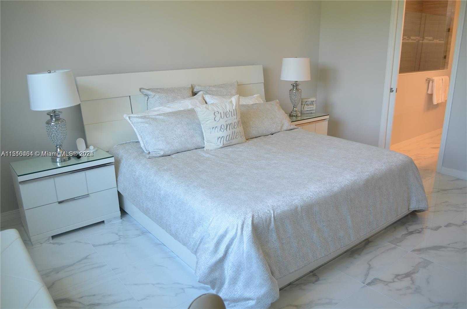 Small Image of 8161 NW 78th St, Tamarac, FL 33321, USA Number 21