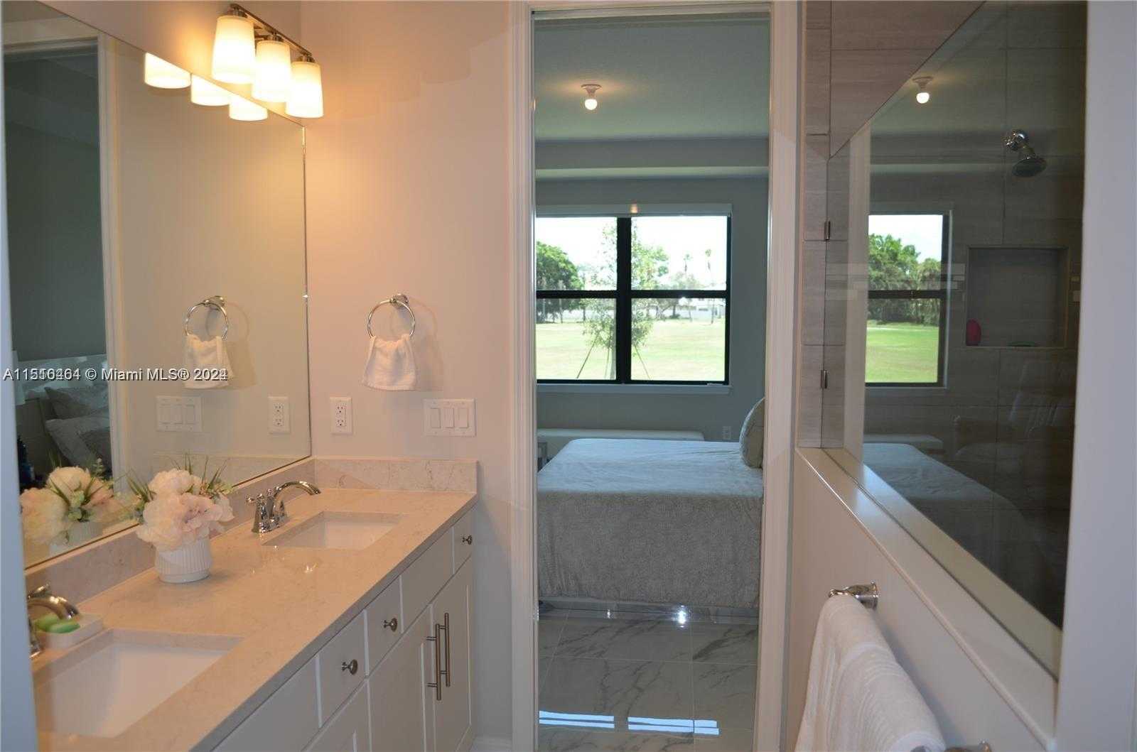 Small Image of 8161 NW 78th St, Tamarac, FL 33321, USA Number 24