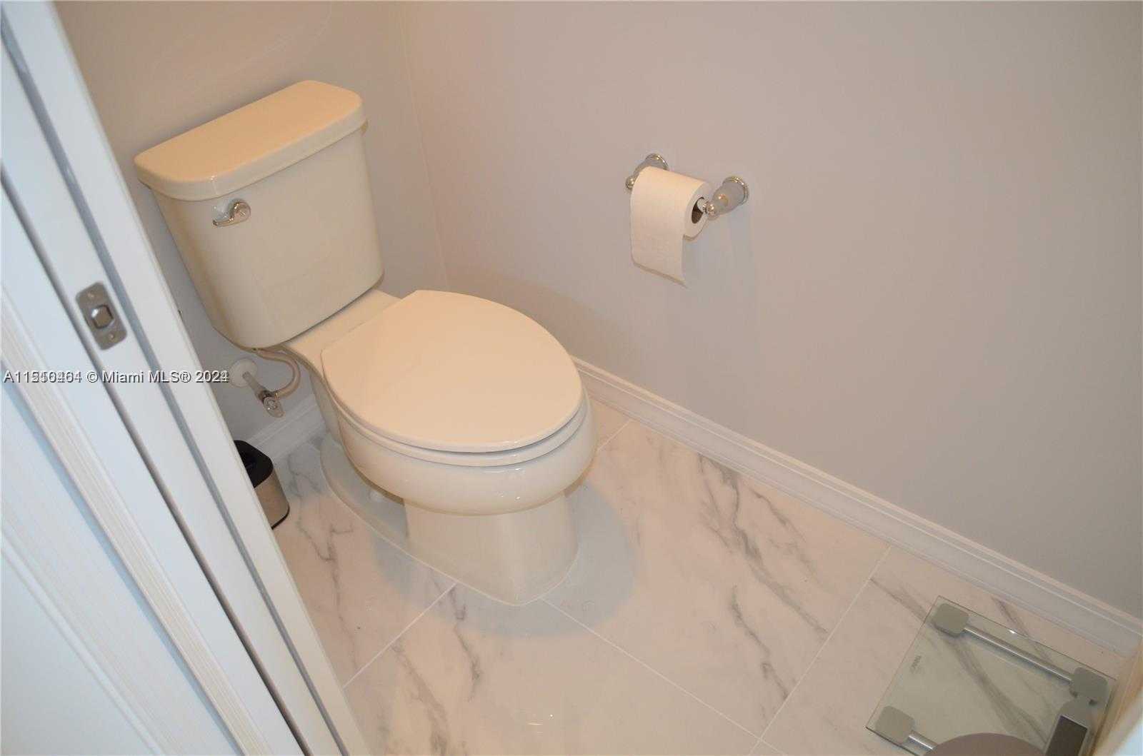 Small Image of 8161 NW 78th St, Tamarac, FL 33321, USA Number 26