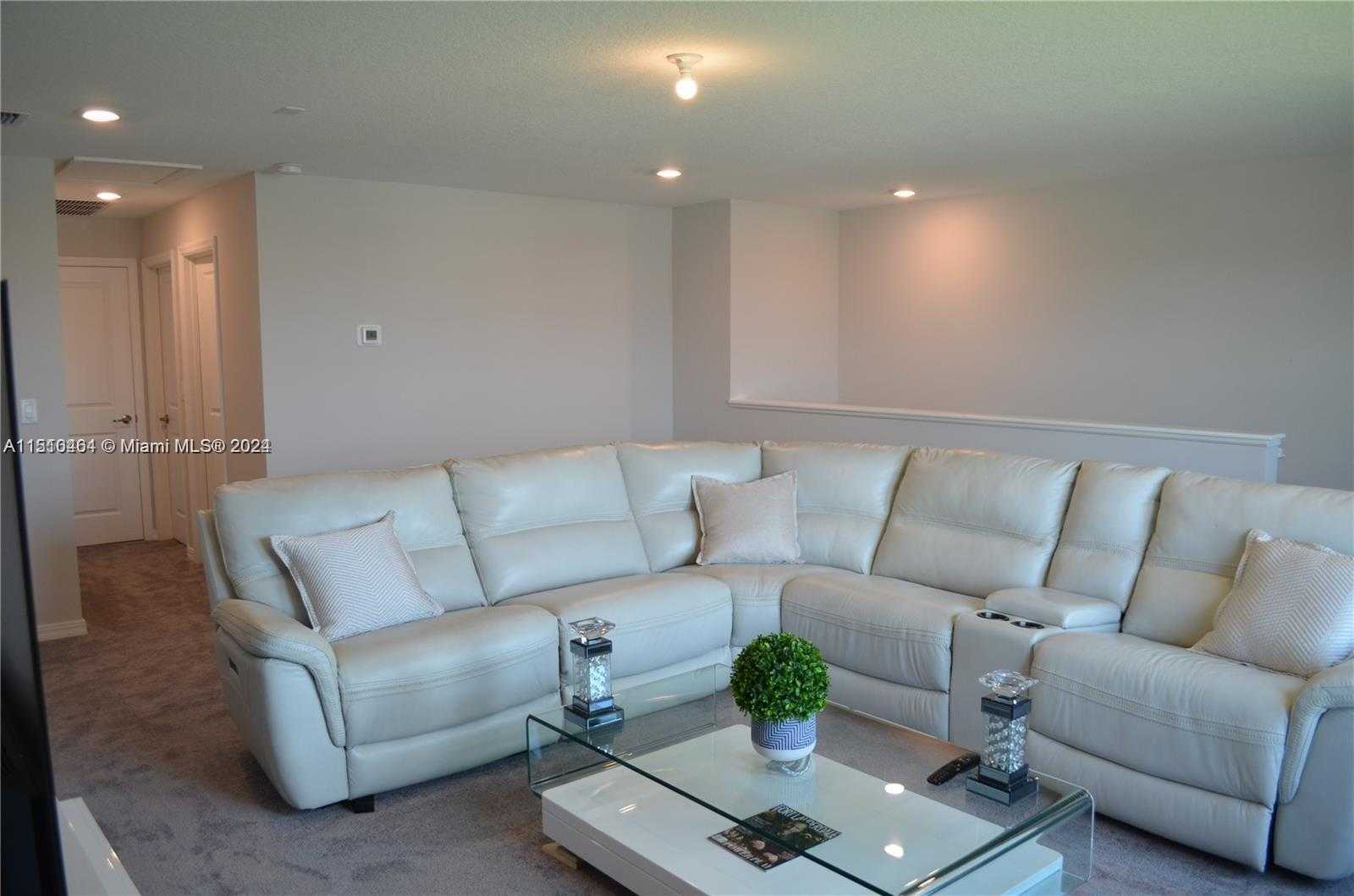Small Image of 8161 NW 78th St, Tamarac, FL 33321, USA Number 32