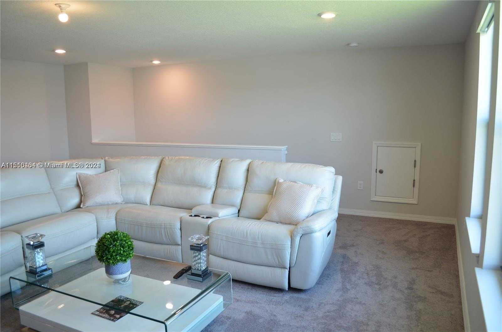 Small Image of 8161 NW 78th St, Tamarac, FL 33321, USA Number 33