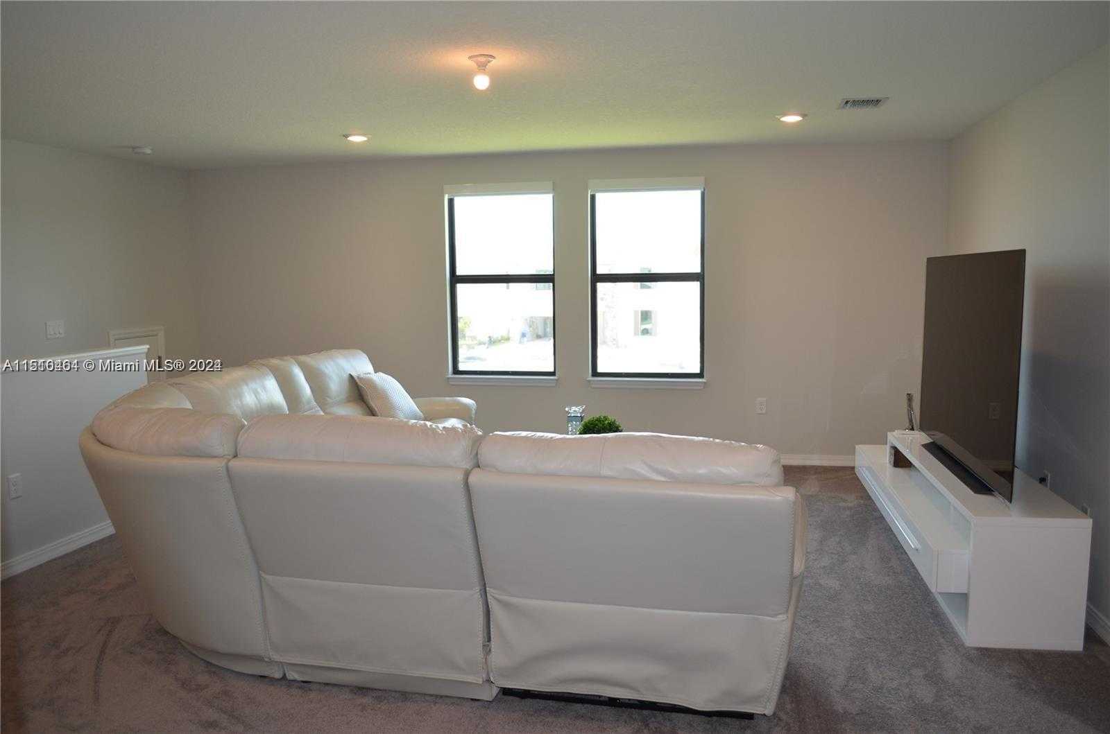 Small Image of 8161 NW 78th St, Tamarac, FL 33321, USA Number 34