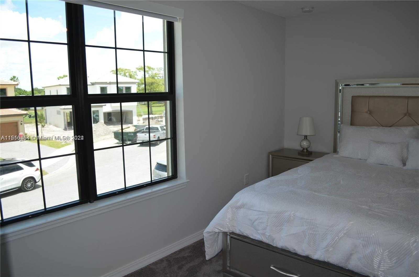 Small Image of 8161 NW 78th St, Tamarac, FL 33321, USA Number 37