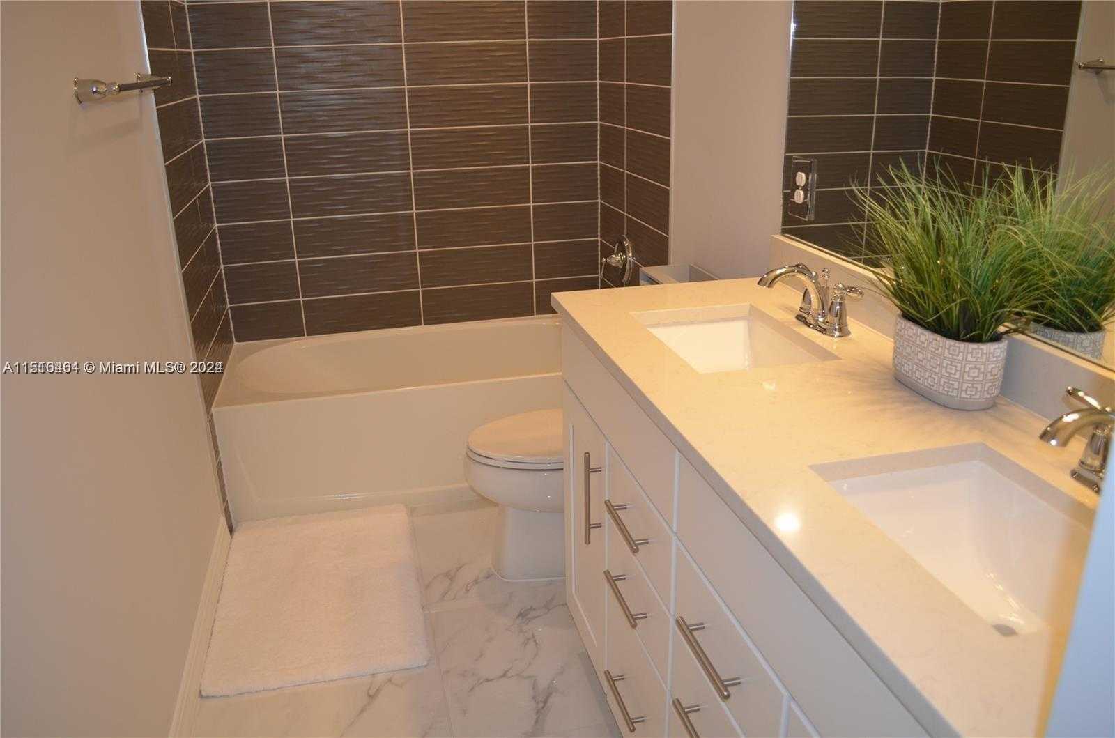 Small Image of 8161 NW 78th St, Tamarac, FL 33321, USA Number 41